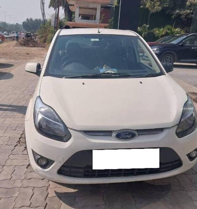 https://images10.gaadi.com/usedcar_image/4303143/original/processed_8ce0dc9c-3846-447a-b40a-bdcf91539079.jpg?imwidth=6400