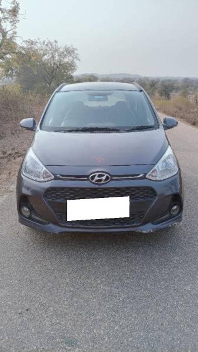 https://images10.gaadi.com/usedcar_image/4303171/original/processed_c6f8e155-fdab-42f7-8b65-aff41dc393a2.jpg?imwidth=6400