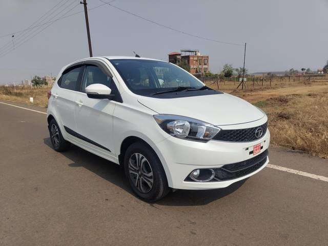 https://images10.gaadi.com/usedcar_image/4303224/original/processed_86d0769940e584225759fa7fbb694d65.jpg?imwidth=6400