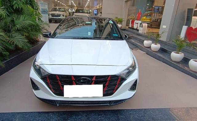 https://images10.gaadi.com/usedcar_image/4303273/original/processed_1ded218d50764f50b6ef264e591c7bfa.jpg?imwidth=6400