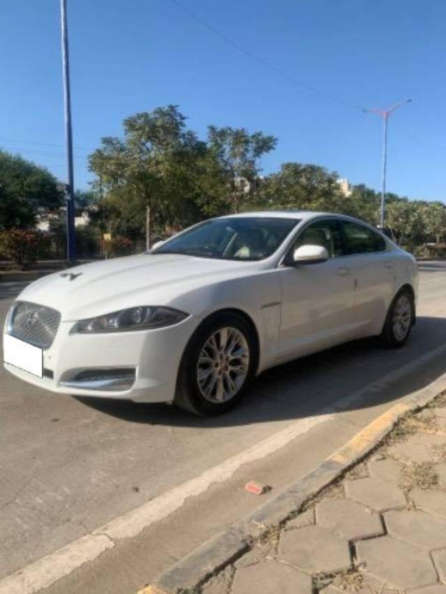 https://images10.gaadi.com/usedcar_image/4303327/original/processed_25c679bb-0027-46ef-a196-94cc50e1eb5e.jpg?imwidth=6402