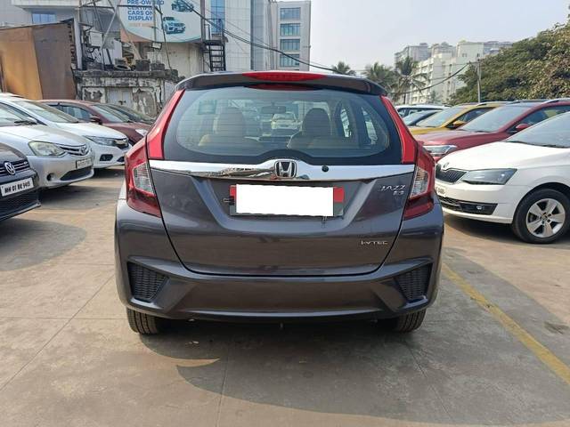 https://images10.gaadi.com/usedcar_image/4303332/original/processed_426b5e65222493124544925169014bad.jpg?imwidth=6402