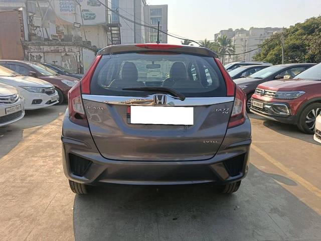 https://images10.gaadi.com/usedcar_image/4303347/original/processed_70a678416be33344505d5d07b7cfd62c.jpg?imwidth=6401