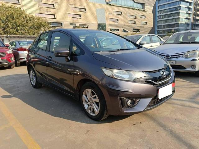 https://images10.gaadi.com/usedcar_image/4303347/original/processed_bed2e8d72cf6f0091c42f5c48a56cfea.jpg?imwidth=6400