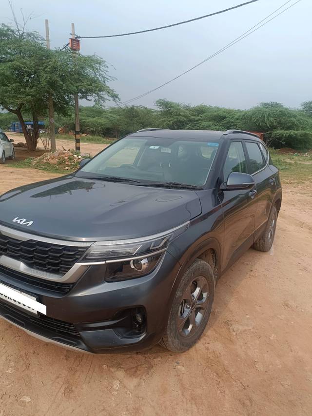 https://images10.gaadi.com/usedcar_image/4303407/original/processed_f2092dbae6990a3f8127183f7e1c809a.jpeg?imwidth=6402