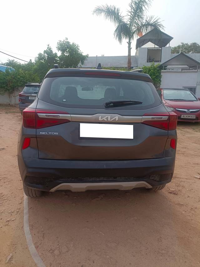 https://images10.gaadi.com/usedcar_image/4303407/original/processed_fa5d5f22dc41bf2ecd1e83a8b408c2c0.jpeg?imwidth=6401