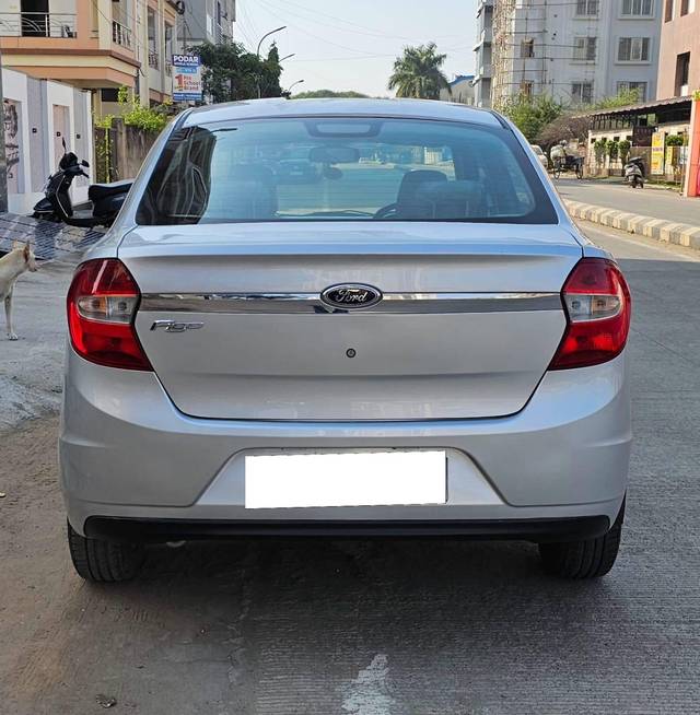 https://images10.gaadi.com/usedcar_image/4303471/original/processed_22152b683e647994c963c41b6974f2ca.jpg?imwidth=6401