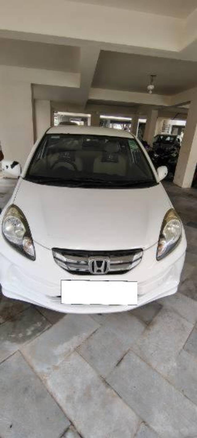 https://images10.gaadi.com/usedcar_image/4303486/original/processed_8d9a4db6-e769-48a0-9417-5e5b078839ae.jpeg?imwidth=6401