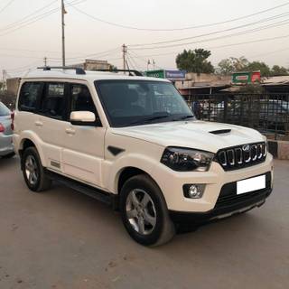 Mahindra Scorpio 2014-2022 Mahindra Scorpio S11