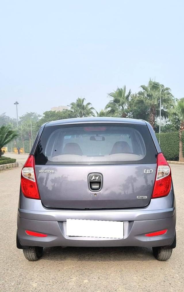 https://images10.gaadi.com/usedcar_image/4303559/original/processed_ec555e44064ec16f1a44bdc5dee955cb.jpg?imwidth=6402