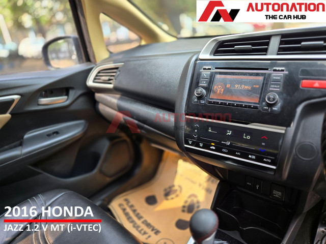 Second-hand 2016 Honda Jazz 1.2 V i VTEC for sale in Kolkata-15