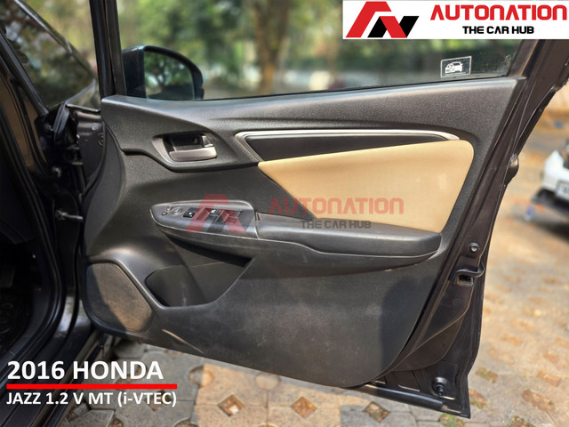 Second-hand 2016 Honda Jazz 1.2 V i VTEC for sale in Kolkata-13