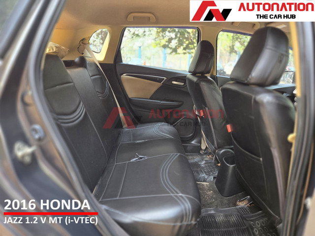 Second-hand 2016 Honda Jazz 1.2 V i VTEC for sale in Kolkata-11