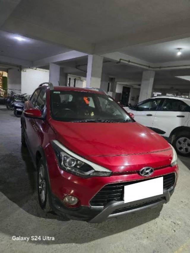 https://images10.gaadi.com/usedcar_image/4303625/original/processed_5de96ab8-6cf5-4b37-a1a6-b151cbc93c64.jpg?imwidth=6400