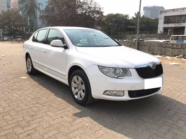 https://images10.gaadi.com/usedcar_image/4303650/original/processed_8964ffc77c5e4d28598cfe4f5a8ee1d4.jpg?imwidth=6400