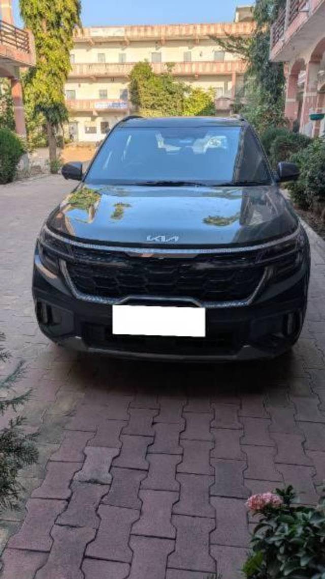 https://images10.gaadi.com/usedcar_image/4303668/original/processed_8de9ba6b-8274-4836-a19f-43440961a2c4.jpg?imwidth=6400