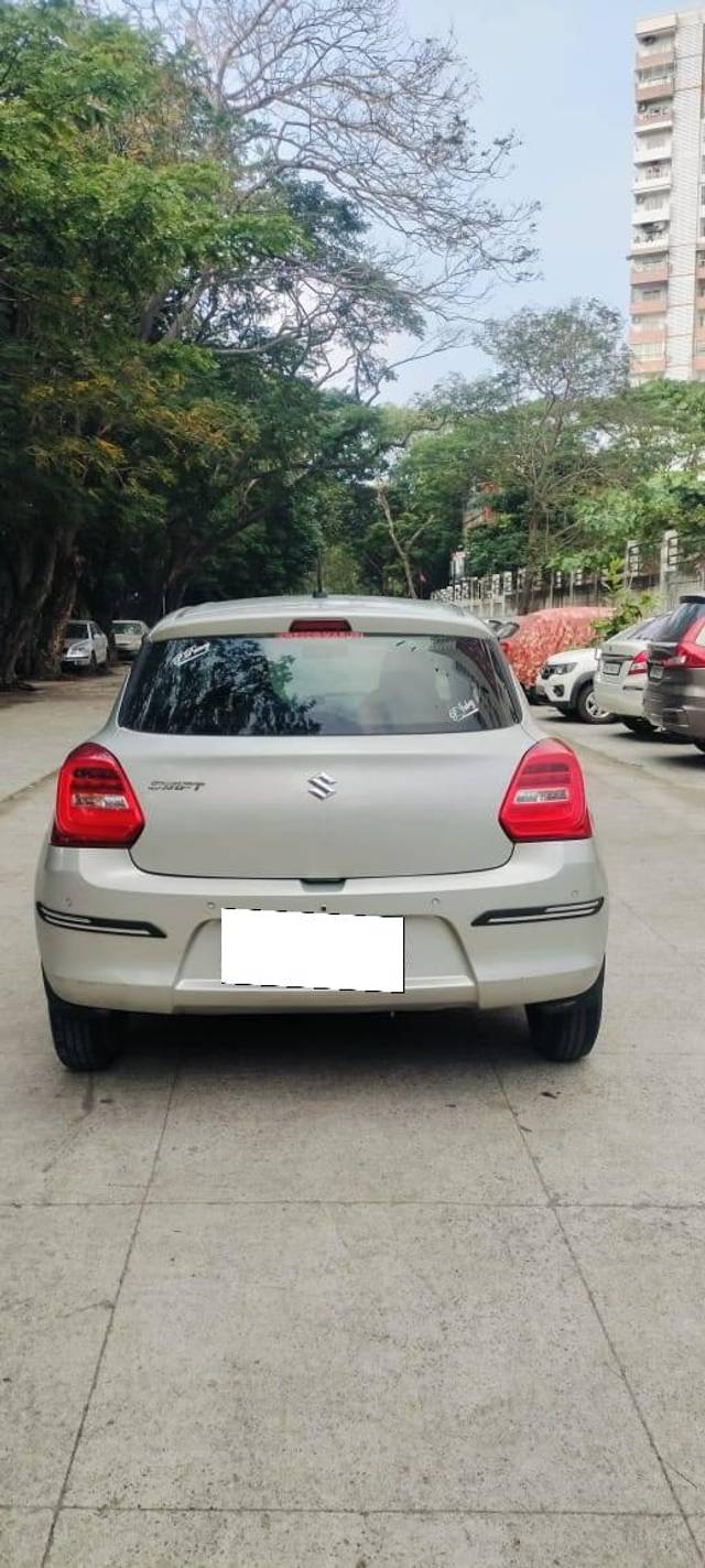 https://images10.gaadi.com/usedcar_image/4303694/original/processed_43629dcb1b90e1e9610805a7863f90c7.jpg?imwidth=6402