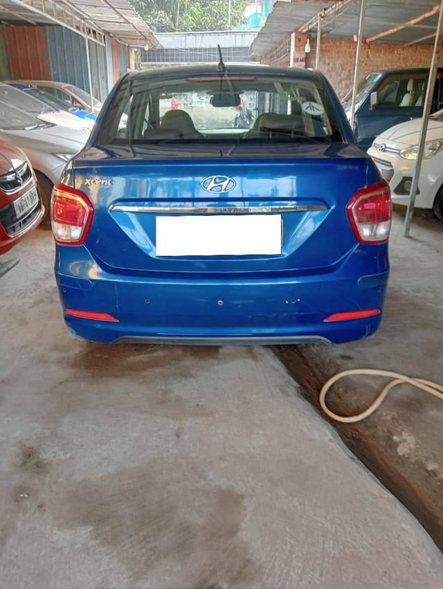 https://images10.gaadi.com/usedcar_image/4303716/original/processed_b90d85d075f6cc44b29dfdf5216a9665.jpg?imwidth=6401