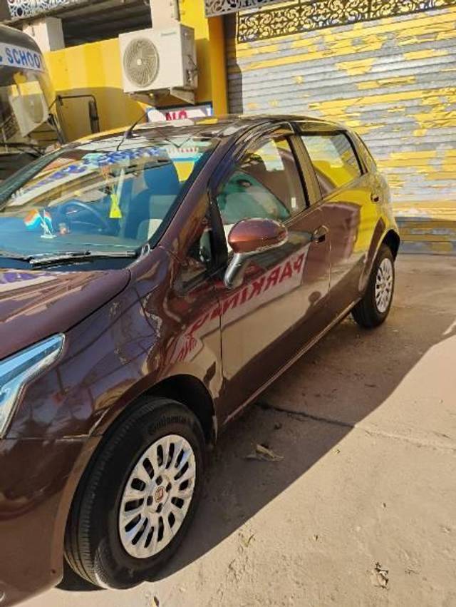 https://images10.gaadi.com/usedcar_image/4303728/original/processed_a89cb761-4a44-4fa3-8cd6-66cb263362d7.jpg?imwidth=6400