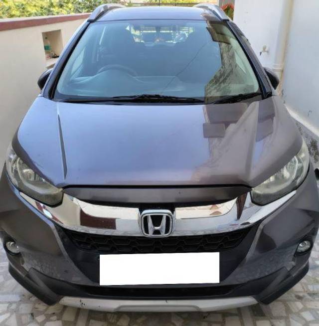 https://images10.gaadi.com/usedcar_image/4303745/original/92ae04b54b9cb255acb3794ac5d44767.jpg?imwidth=6400