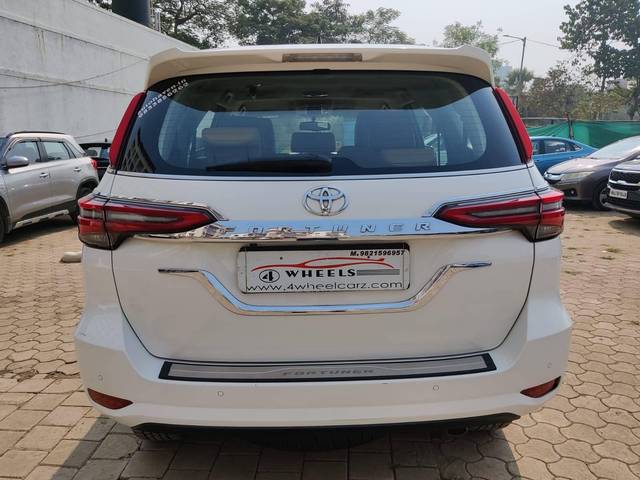 https://images10.gaadi.com/usedcar_image/4303758/original/processed_add78739b48889e5695908b5dbb7e28e.jpeg?imwidth=6402