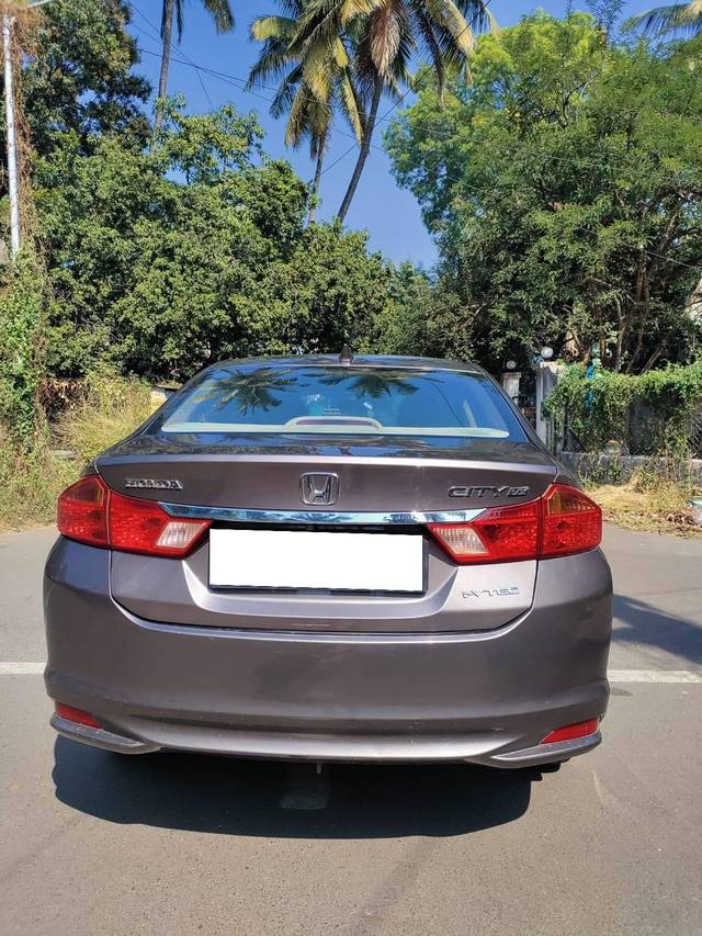 https://images10.gaadi.com/usedcar_image/4303761/original/processed_64d9efd06ceda5ab05e17dfc053accd5.jpg?imwidth=6401