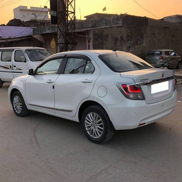 https://images10.gaadi.com/usedcar_image/4303821/original/processed_6096cb6e2c9803b9999ba34c1d944a0f.jpg?imwidth=6401