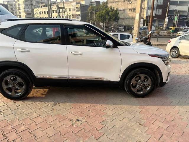 https://images10.gaadi.com/usedcar_image/4303870/original/processed_63e3fee4-a440-469f-8359-0e37572e63d9.jpg?imwidth=6402