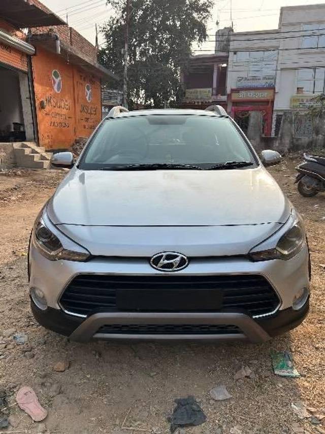 https://images10.gaadi.com/usedcar_image/4303885/original/processed_e528516d-798a-479d-a4dd-d509cadde69a.jpeg?imwidth=6400