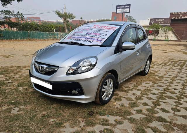 https://images10.gaadi.com/usedcar_image/4303900/original/processed_e4da3e0995aa8e02af9498de1a0d44ec.jpg?imwidth=6400