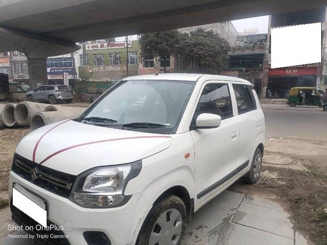 https://images10.gaadi.com/usedcar_image/4303917/original/processed_ce94a463-d20e-4a08-b2f5-a01d3ebf2dbf.jpg?imwidth=6402