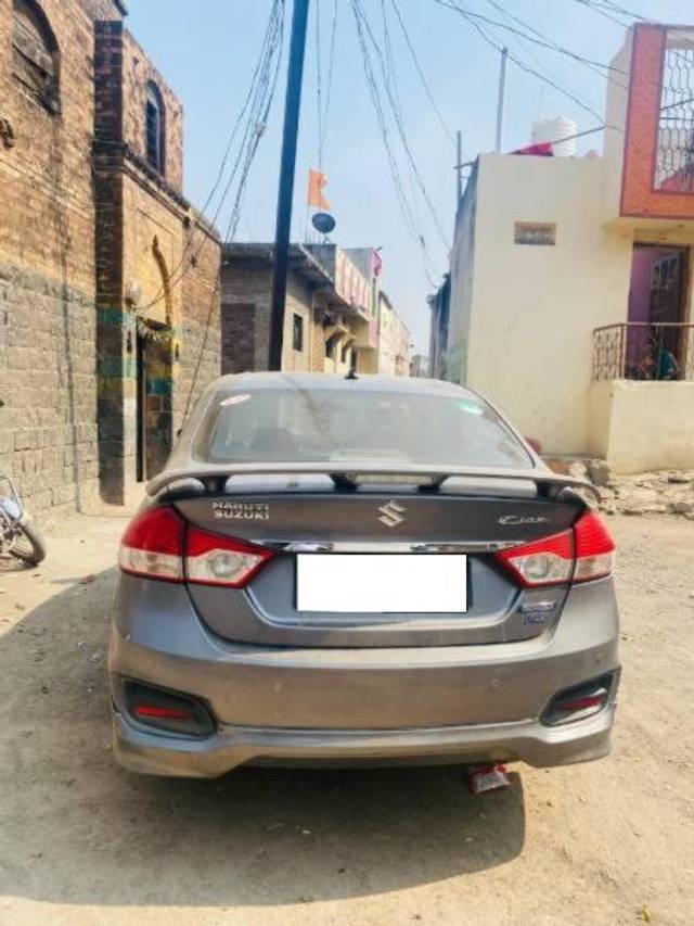 https://images10.gaadi.com/usedcar_image/4304001/original/processed_8e5e3aa3-c022-4903-9597-4e72148b4929.jpg?imwidth=6401