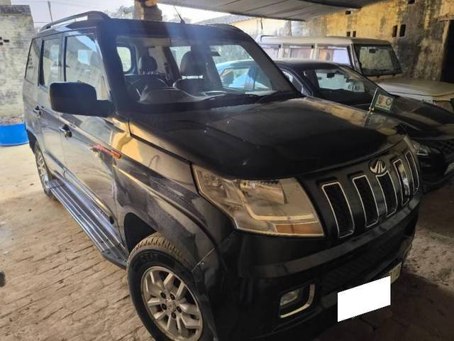 https://images10.gaadi.com/usedcar_image/4304008/original/processed_d94f1717-ea3c-4a32-ba83-c7e40aa706f9.jpg?imwidth=6401