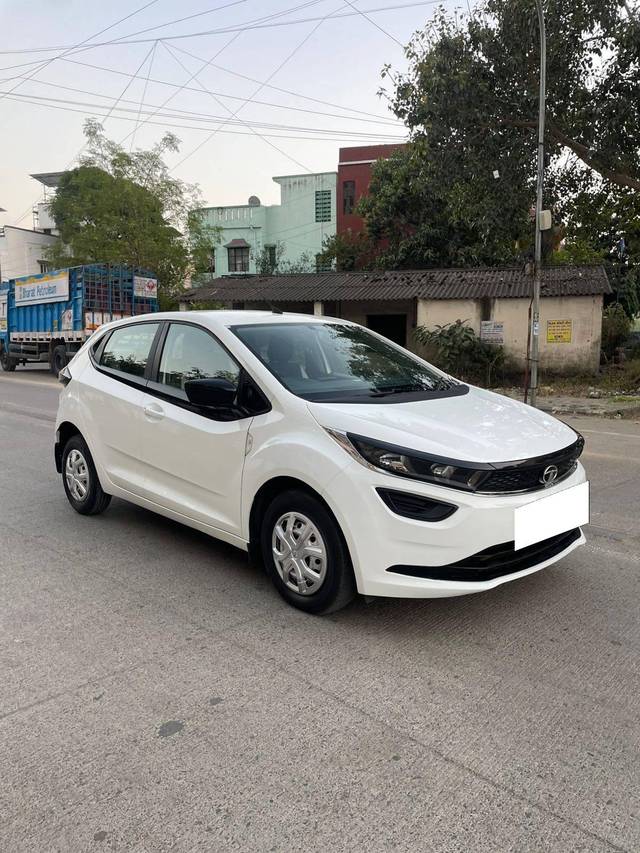 https://images10.gaadi.com/usedcar_image/4304175/original/processed_58e9b717ced08cbe6009756e800f71d8.jpg?imwidth=6400