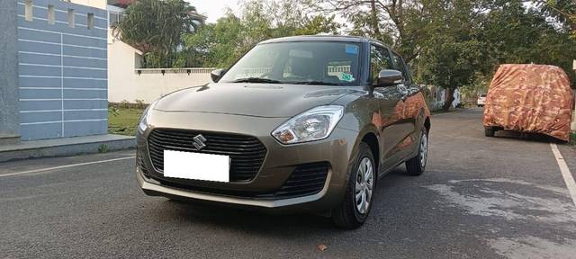 https://images10.gaadi.com/usedcar_image/4304179/original/processed_122811e54127605810bc5b501176b40e.jpg?imwidth=6400