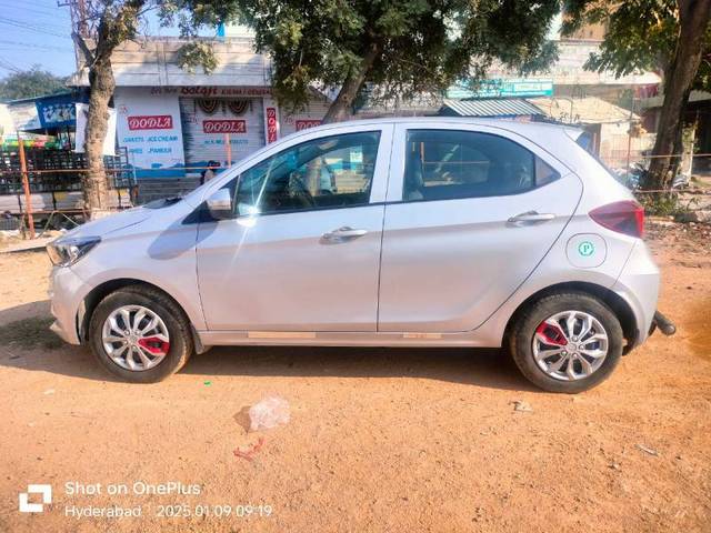 https://images10.gaadi.com/usedcar_image/4304224/original/93f21885865d80ab75100509c6c13560.jpg?imwidth=6401