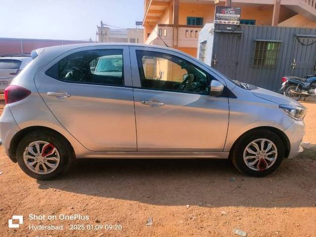 https://images10.gaadi.com/usedcar_image/4304224/original/b469b7c02ceac9568ff1d972d6fc8ee8.jpg?imwidth=6402