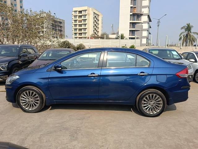 https://images10.gaadi.com/usedcar_image/4304327/original/dfeba8ca6f91be96a075f2ddb38aca67.jpg?imwidth=6402