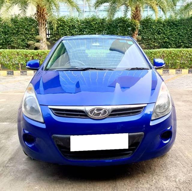 https://images10.gaadi.com/usedcar_image/4304329/original/processed_c8d67e70002be917084f8504c3b9a9b1.jpg?imwidth=6402