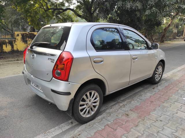 https://images10.gaadi.com/usedcar_image/4304349/original/processed_41d22728eeca0aa3ecb7b717c1fd6531.jpg?imwidth=6402