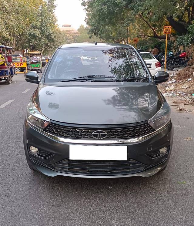 https://images10.gaadi.com/usedcar_image/4304385/original/processed_68eb9bb8642e2479a588fae4585829e4.jpg?imwidth=6400