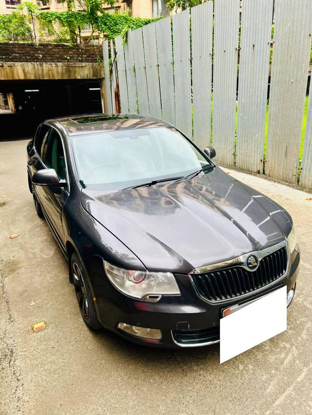 https://images10.gaadi.com/usedcar_image/4304448/original/processed_ef18f3e0df512318a76a6f01d14fe767.jpeg?imwidth=6400