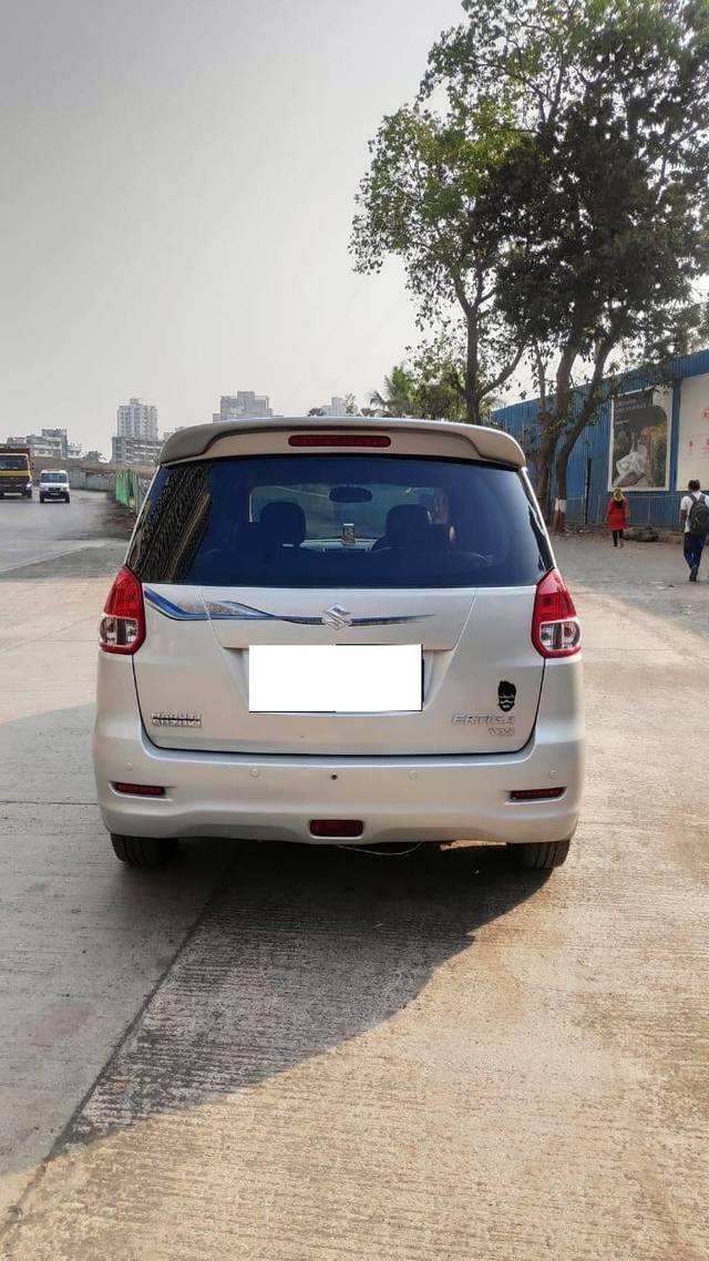 https://images10.gaadi.com/usedcar_image/4304453/original/processed_f6e7381f7b9570bdf251e72e0d006260.jpg?imwidth=6402