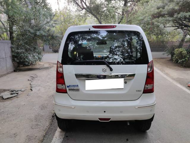 https://images10.gaadi.com/usedcar_image/4304468/original/processed_363368d337bb80d90701bb1736052e54.jpg?imwidth=6401