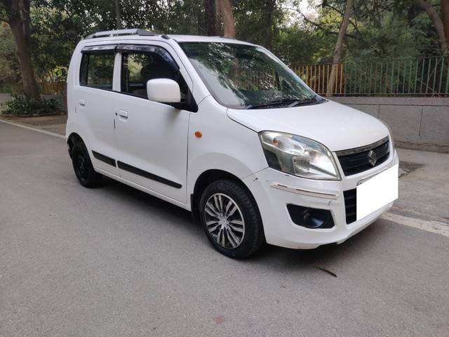 https://images10.gaadi.com/usedcar_image/4304468/original/processed_78ecd2b51f5df486496d261eddf5dda5.jpg?imwidth=6400