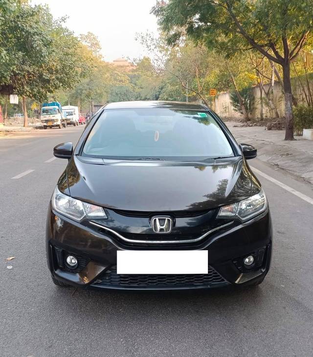 https://images10.gaadi.com/usedcar_image/4304497/original/processed_fd98830643822a618464073ea8035265.jpg?imwidth=6400