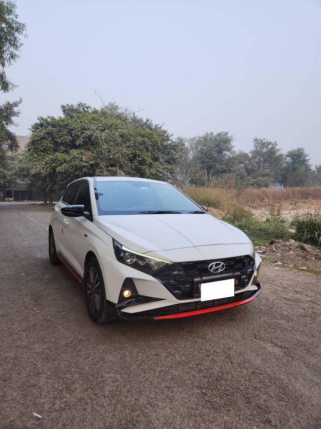 https://images10.gaadi.com/usedcar_image/4304564/original/processed_474fcc8cea671852277a9da994c5fad7.jpg?imwidth=6400