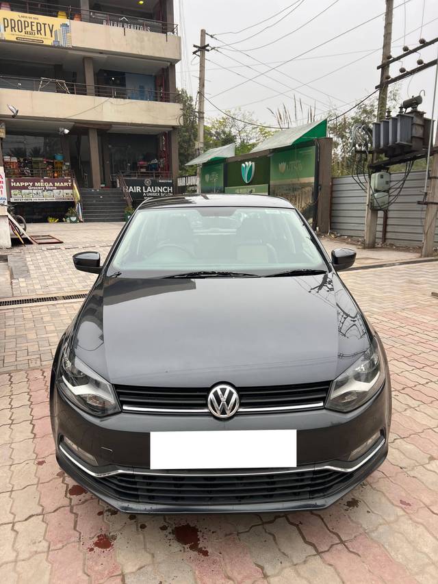 https://images10.gaadi.com/usedcar_image/4304601/original/processed_e34db009b29e2b11c1a47a2e61d2e56e.jpg?imwidth=6402