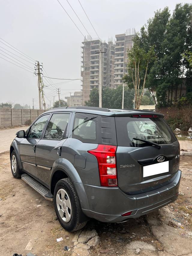 https://images10.gaadi.com/usedcar_image/4304624/original/processed_22bd4b25f90b7e8d21fbde33028f799b.jpg?imwidth=6401