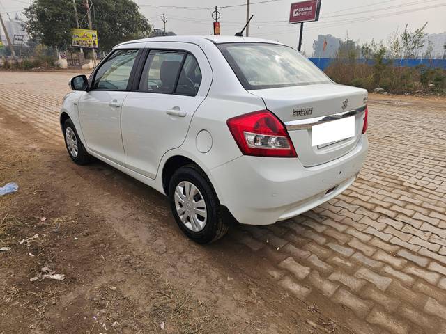 https://images10.gaadi.com/usedcar_image/4304629/original/processed_8215d7aab5ee363f705bde91b4651262.jpg?imwidth=6402